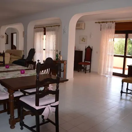 4 Bedroom Villa, Private Pool And Garden *